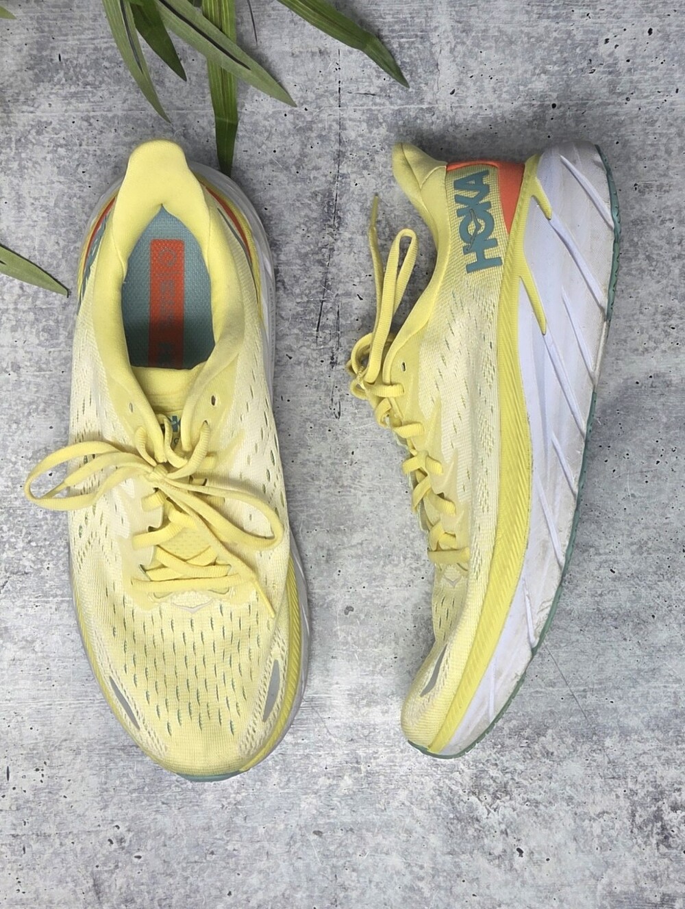 Hoka One One Clifton 8 Running Shoes Butter Yellow Pear Womens Size 9